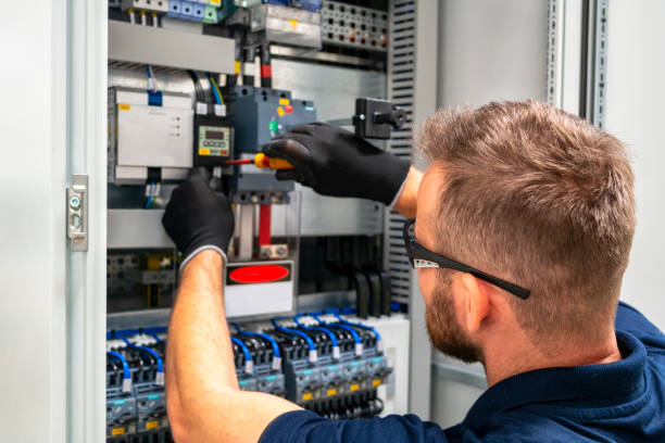 Best Commercial Electrician Services  in Grinnell, IA